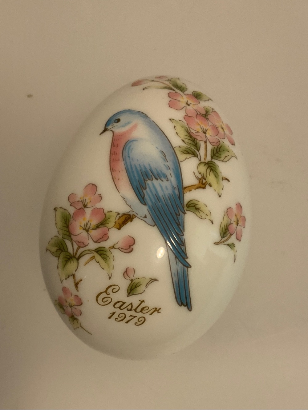 Vintage 1979 Noritake Easter egg